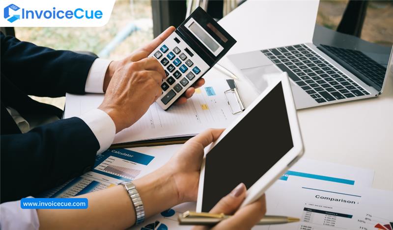 Invoicing software with expense management
